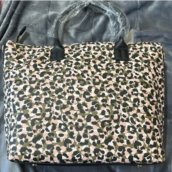NWT Trina Turk Leopard Tote bag purse pocket book MSRP $148 - Picture 2 of 4